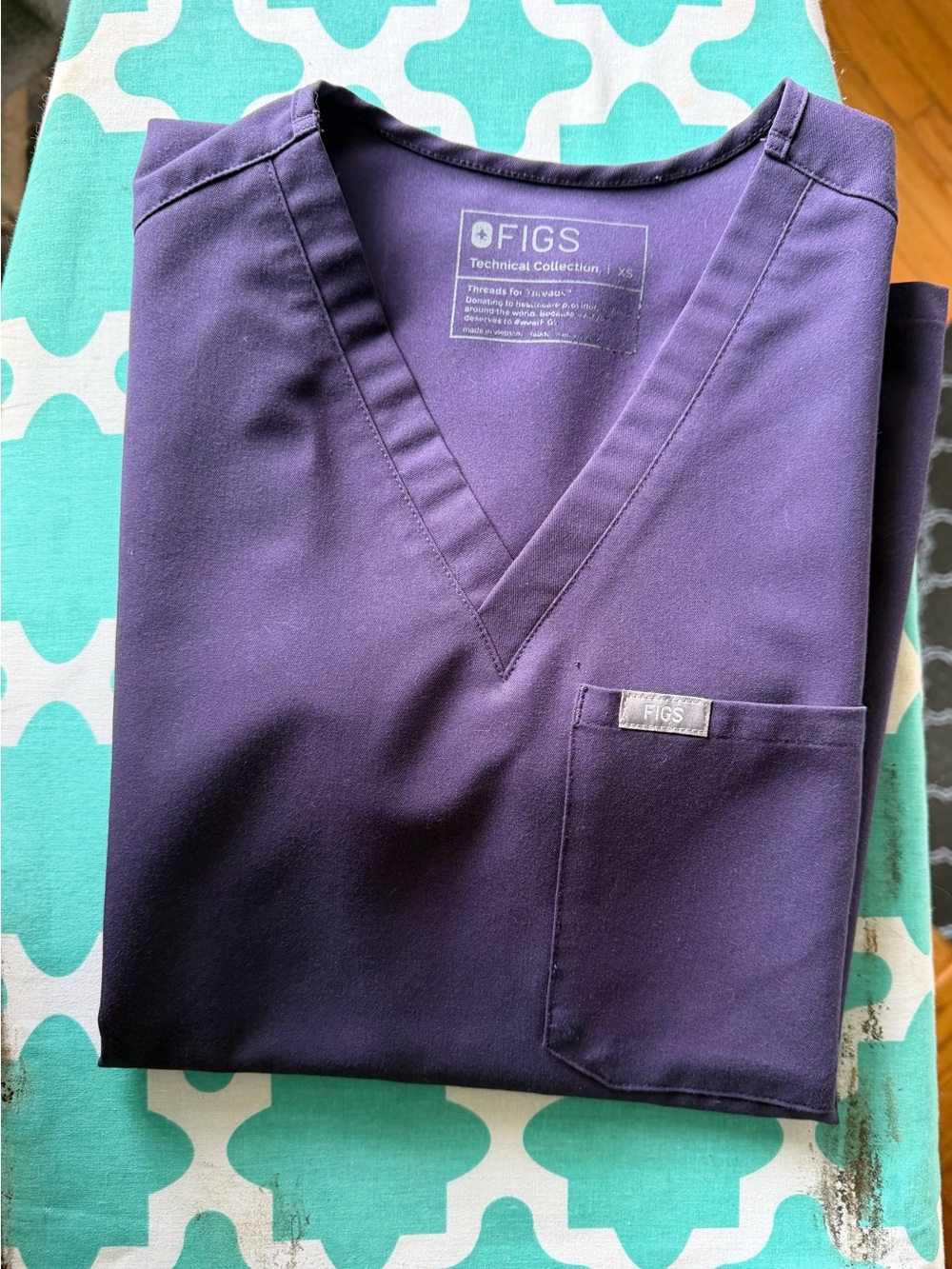 FIGS Catarina Scrub Тор  purple jam , like new !
